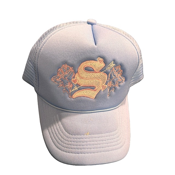 Other - Unisex trucker hat angel wings